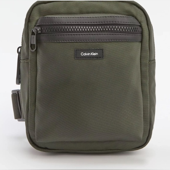Calvin Klein Men’s Brown Zip Fastening Crossbody Bag - Picture 1 of 5
